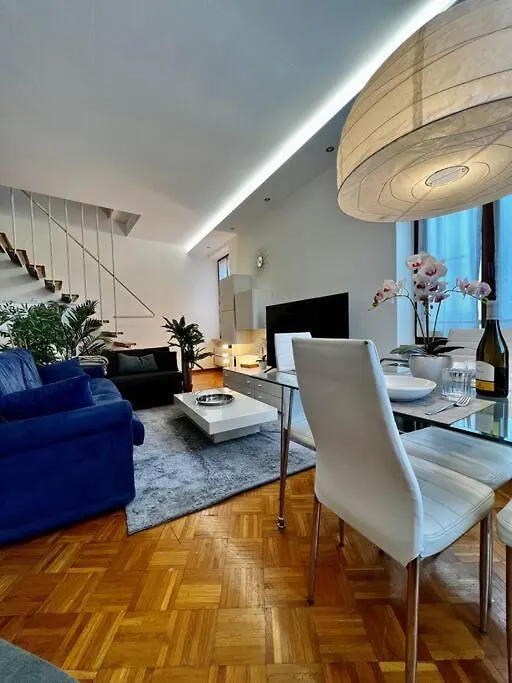 Attico Arena,200MqNetflix-Wifi-Air Conditioning Verona Apartment